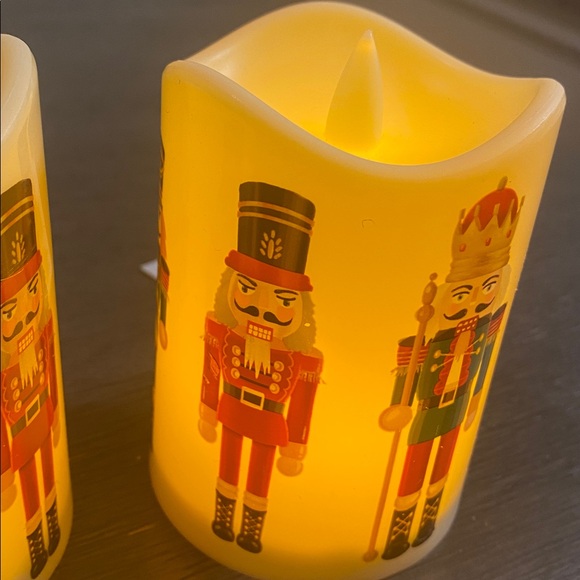 Nutcracker LED Candles Set - Picture 10 of 10